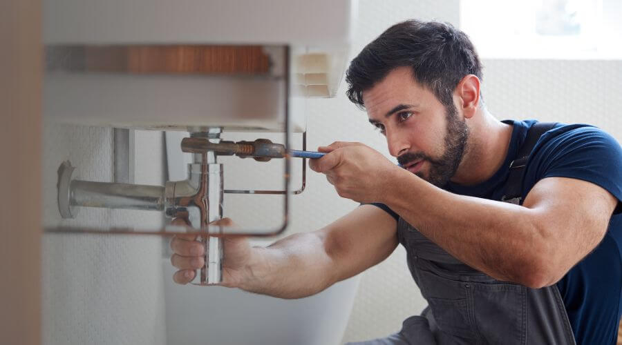Expert burst pipe repair services in Windsor, IL